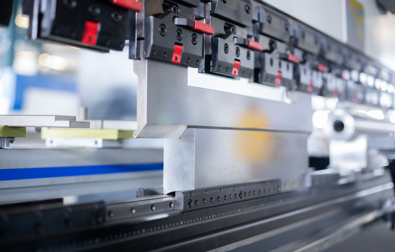 100t Hidrolik Cnc Brake Press Crowning Cnc Press Brake Delem