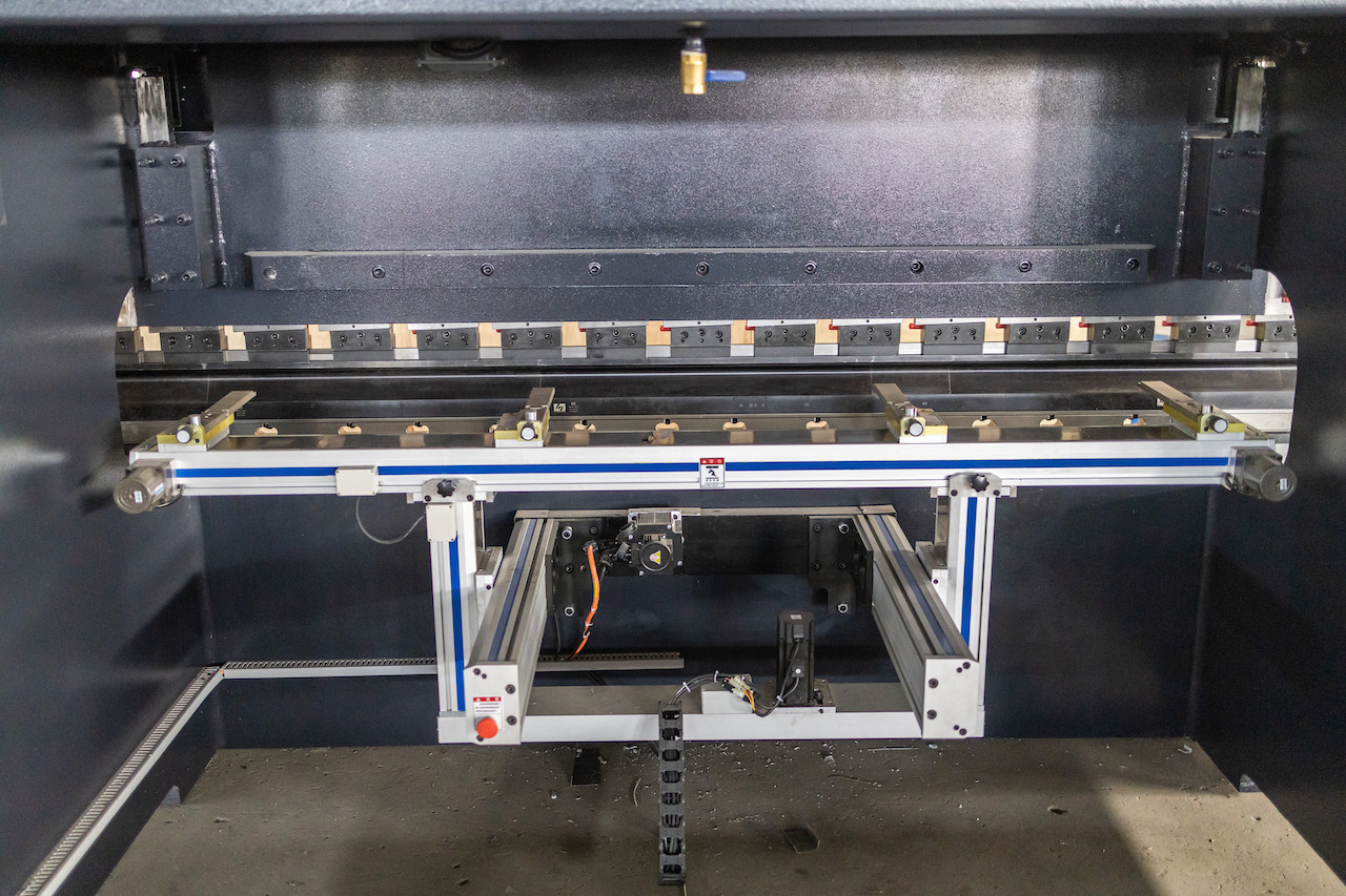 100t Hidrolik Cnc Brake Press Crowning Cnc Press Brake Delem