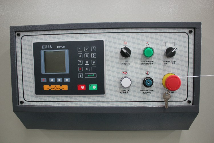 12mm 3200mm Hydraulic Guillotine Shearing Machine Cnc Steel Sheet Cutting Machine 12mm 3200mm Mesin Geser Hidrolik Guillotine Mesin Pemotong Lembaran Baja Cnc