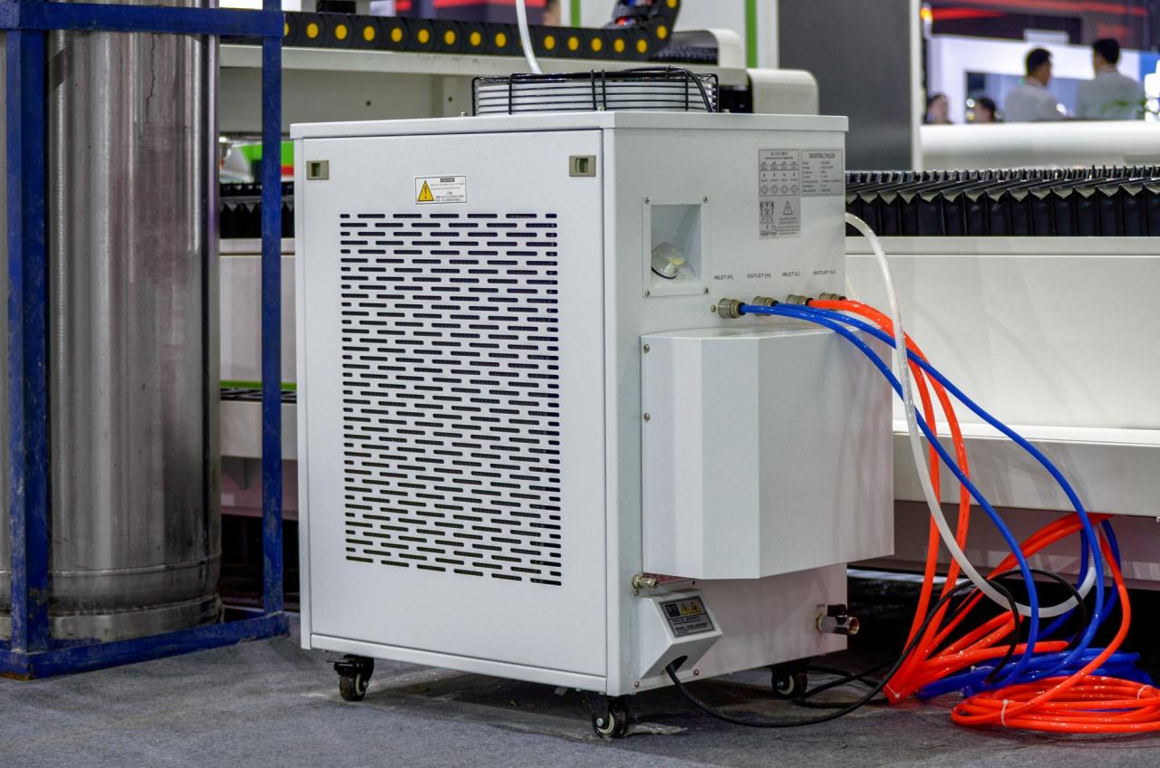 1500*3000mm 500w Racuys Or Ipg Fiber Laser Cutting Machine 1500 * 3000mm 500w Racuys Atau Mesin Pemotong Laser Serat Ipg