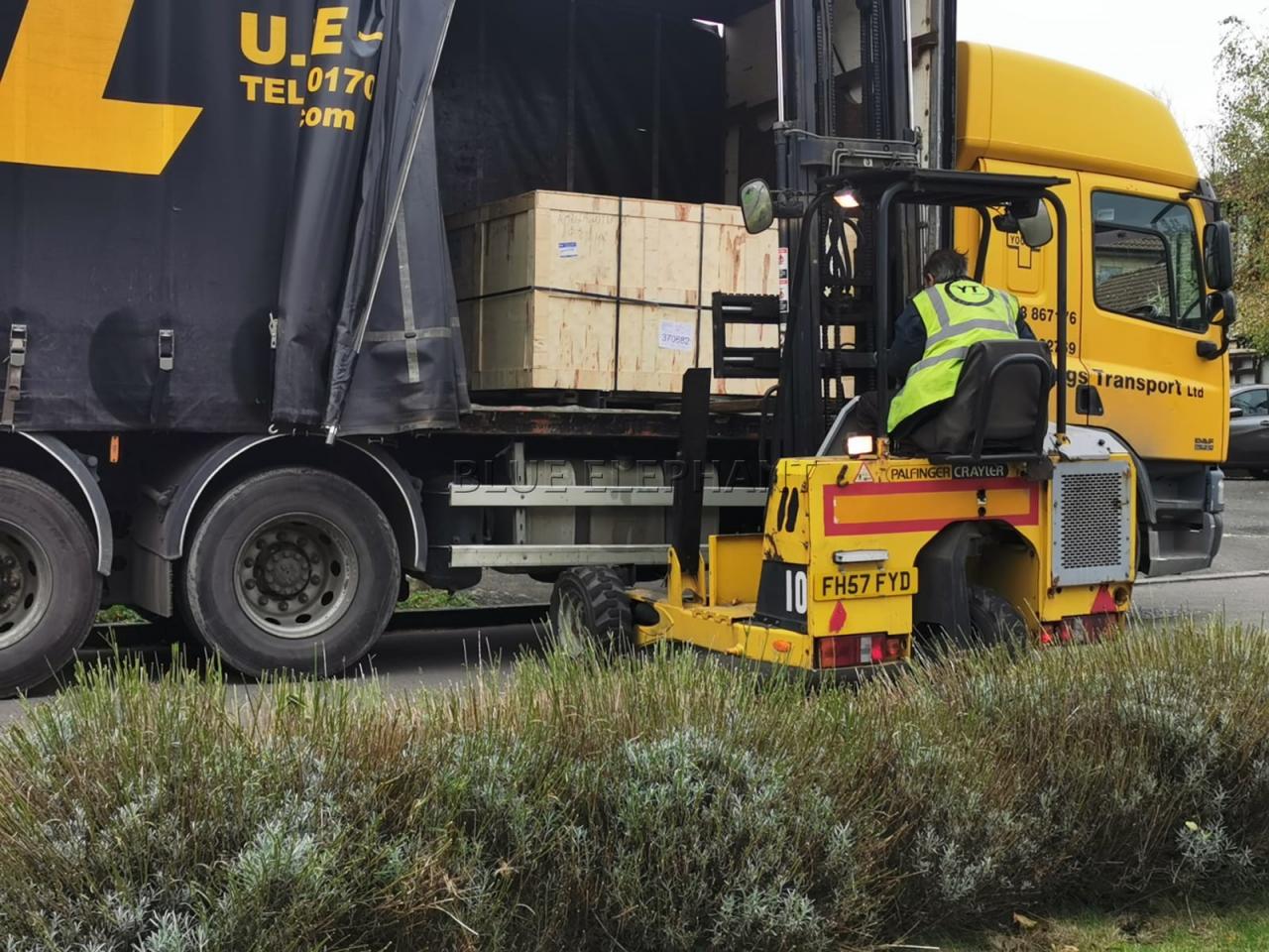 1530 Fiber Laser Cutting Machine For Stainless Steel Carbon Steel Metal Sheet 1530 Mesin Pemotong Laser Serat Untuk Lembaran Logam Baja Karbon Stainless Steel