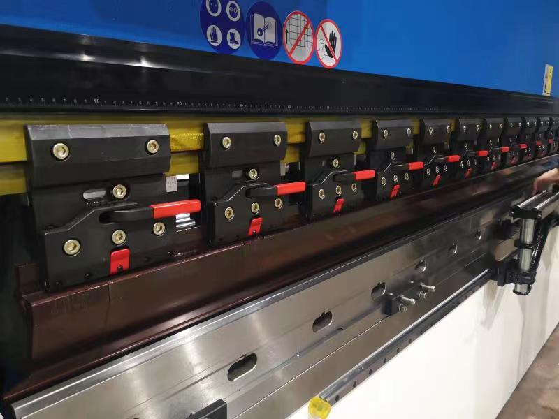 160t-4000 4-axis Cnc Hydraulic Bending Machine Press Brake 160t-4000 4-sumbu Cnc Mesin Bending Hidrolik Tekan Rem