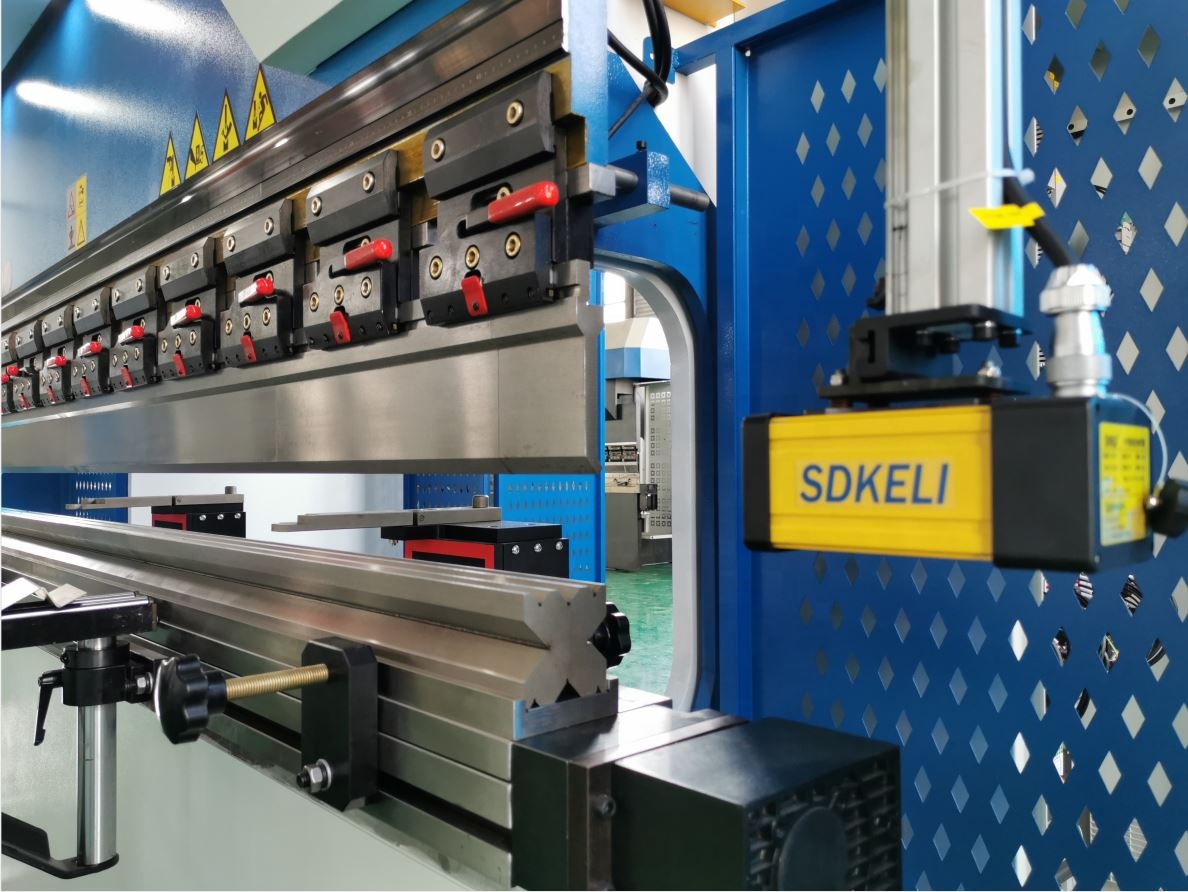 160t-4000 4-axis Cnc Hydraulic Bending Machine Press Brake 160t-4000 4-sumbu Cnc Mesin Bending Hidrolik Tekan Rem