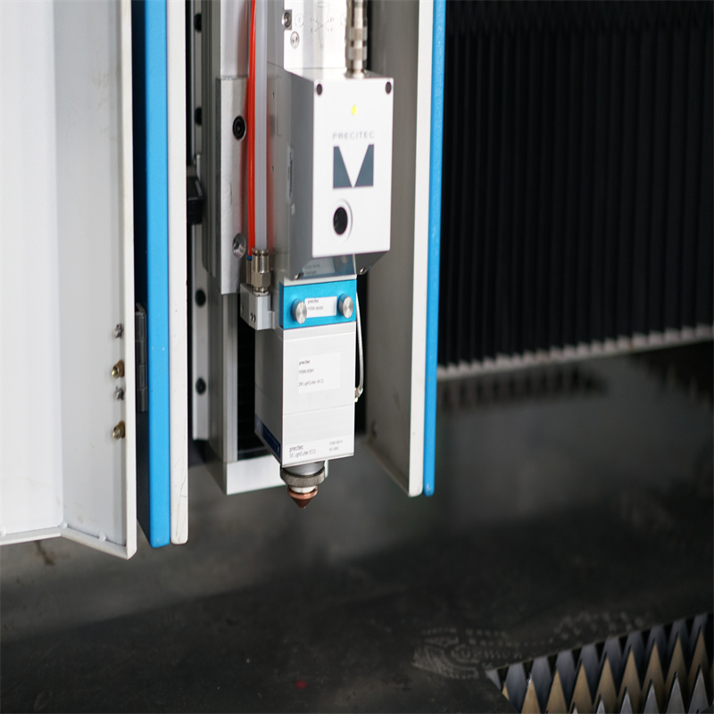 Mesin Pemotong Laser Serat Logam 2000w Cnc Sheet Metal Fiber Laser Cutting