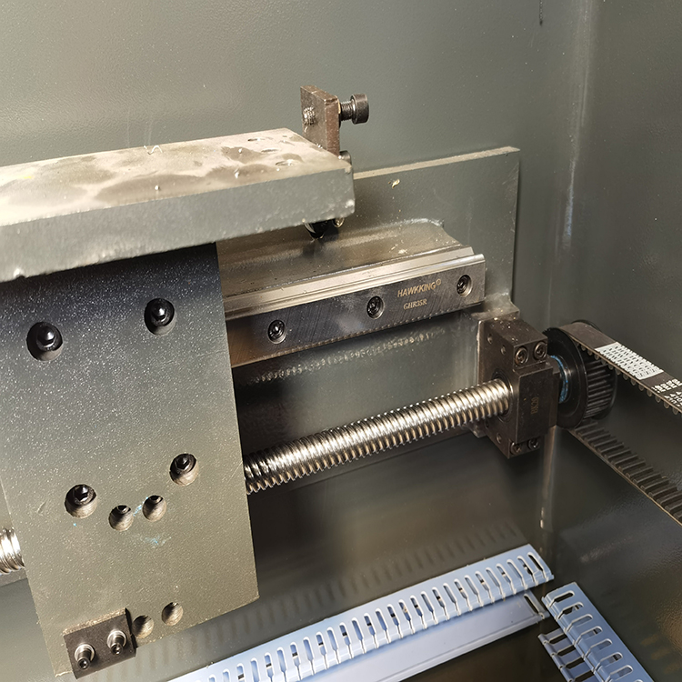 300t/4000 Hydraulic Press Brake Machine Mesin Rem Tekan Hidrolik 300t / 4000