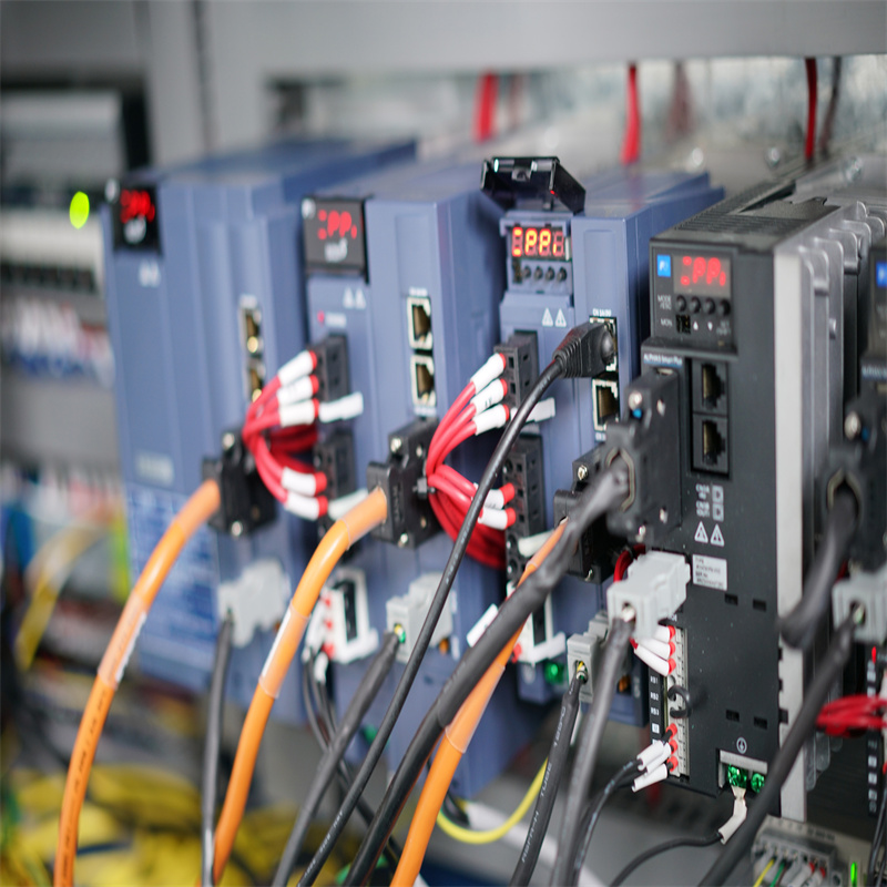 3015 1500x3000 Mesin Pemotong Laser Serat Aluminium Peralatan Laser Industri