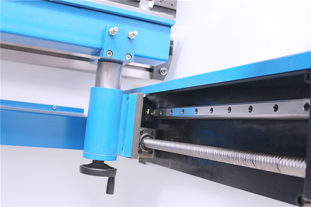 3+1 Axis Cnc Hydraulic Press Brake With Esa System 3+1 Axis Cnc Hidrolik Tekan Rem Dengan Sistem Esa