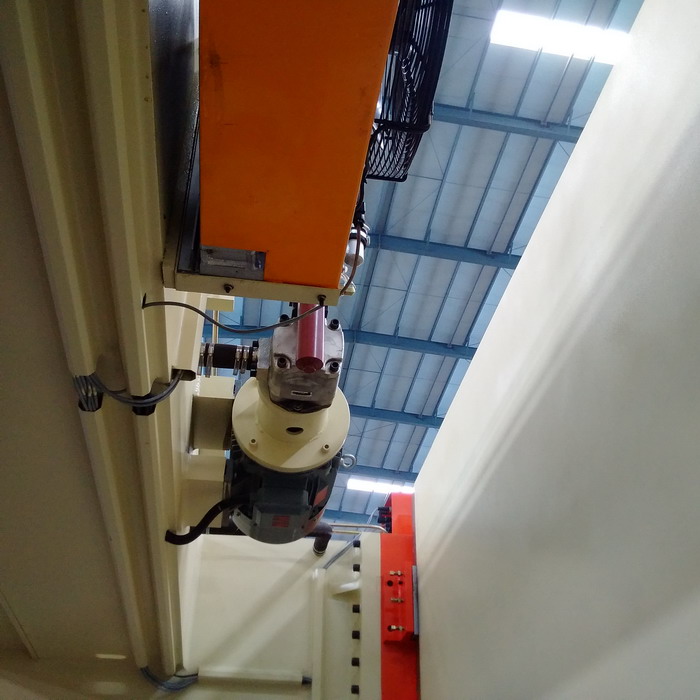 4 Axis Cnc Tandem Press Brake With Delem Da58t 2d Graphical Controller 4 Axis Cnc Tandem Press Brake Dengan Delem Da58t 2d Graphical Controller