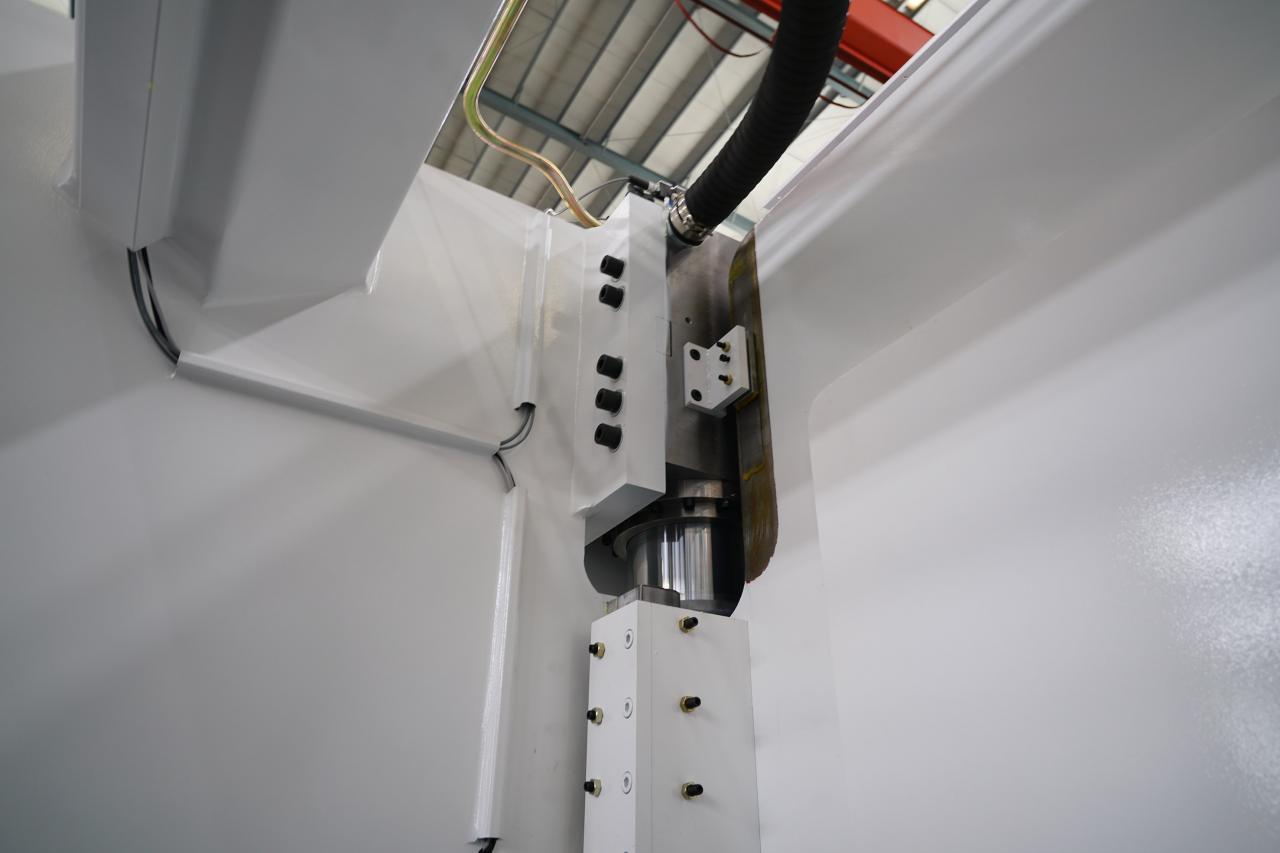 4 Axis Cnc Tandem Press Brake With Delem Da58t 2d Graphical Controller 4 Axis Cnc Tandem Press Brake Dengan Delem Da58t 2d Graphical Controller