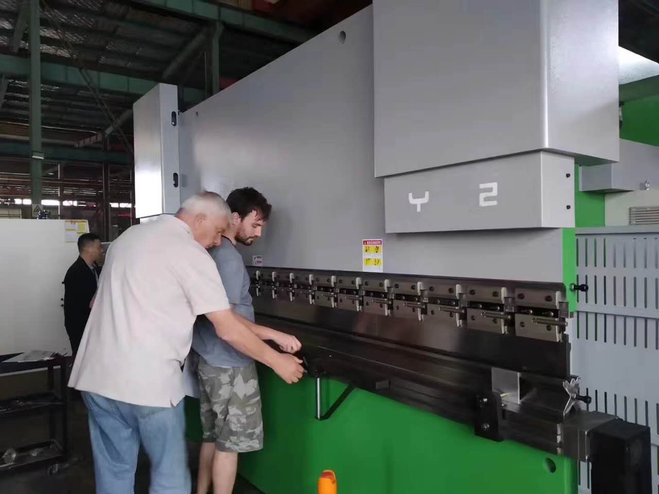 63 Ton Metal Steel Sheet Plate Bending Machine Cnc Hydraulic Press Brake For Metal Working 63 Ton Metal Steel Sheet Plate Bending Machine Cnc Hidrolik Tekan Rem Untuk Pekerjaan Logam