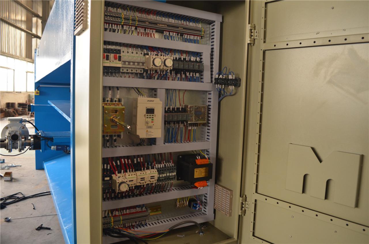 6*3200mm Guillotine Shears Metal Shear Hydraulic Iron Sheet Cutting Shearing Machine 6 * 3200mm Guillotine Shears Metal Shear Mesin Pemotong Lembaran Besi Hidrolik