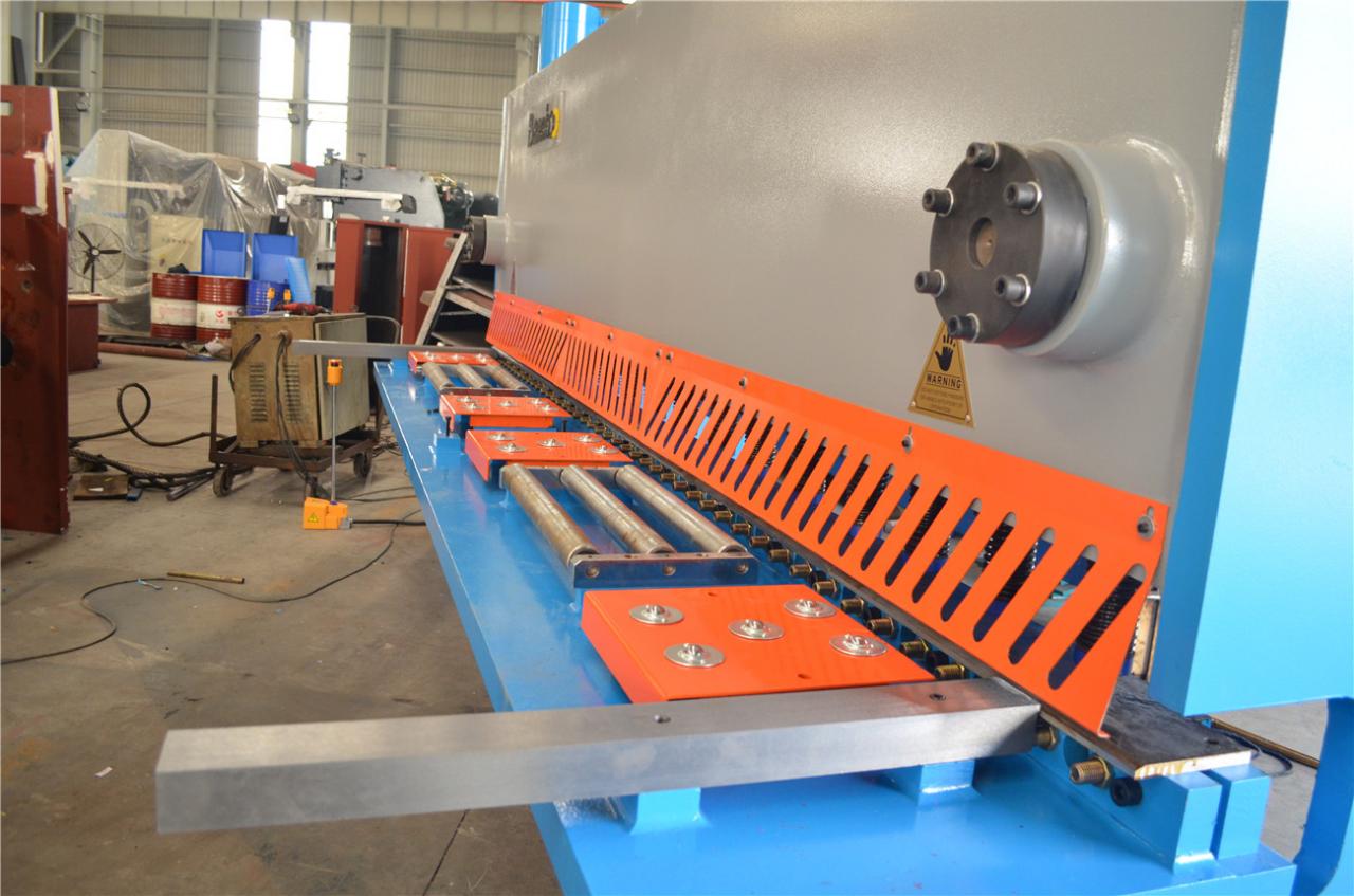 6*3200mm Guillotine Shears Metal Shear Hydraulic Iron Sheet Cutting Shearing Machine 6 * 3200mm Guillotine Shears Metal Shear Mesin Pemotong Lembaran Besi Hidrolik