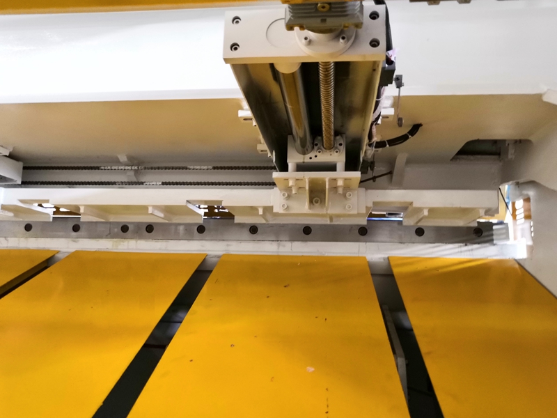 6mm Q11 Electric Sheet Plate Shearing Machine 8 Feet Sheet Metal Shearing Machine 6mm Q11 Mesin Geser Plat Lembaran Listrik 8 Kaki Mesin Geser Logam Lembaran