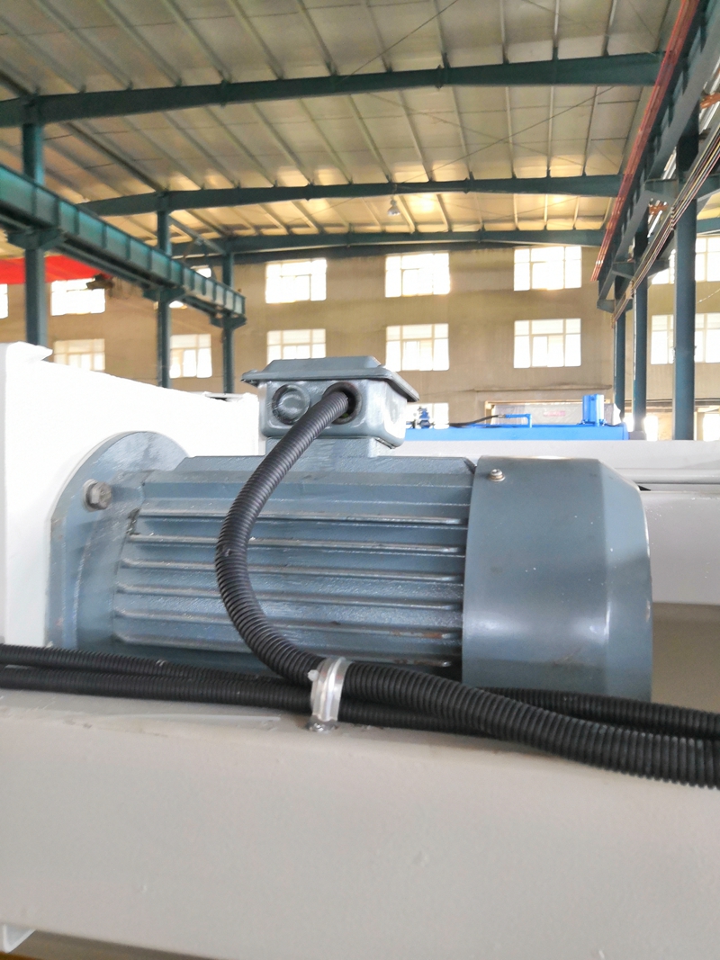 6mm Q11 Electric Sheet Plate Shearing Machine 8 Feet Sheet Metal Shearing Machine 6mm Q11 Mesin Geser Plat Lembaran Listrik 8 Kaki Mesin Geser Logam Lembaran