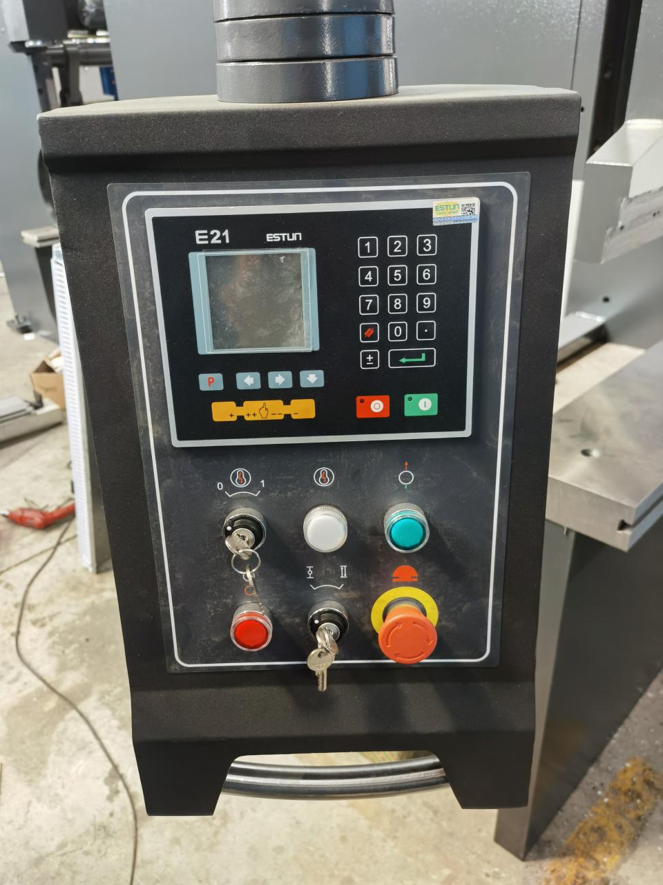 Mesin Pemotong Plat Stainless Steel 6x3200mm, Mesin Geser Lembaran Besi Otomatis