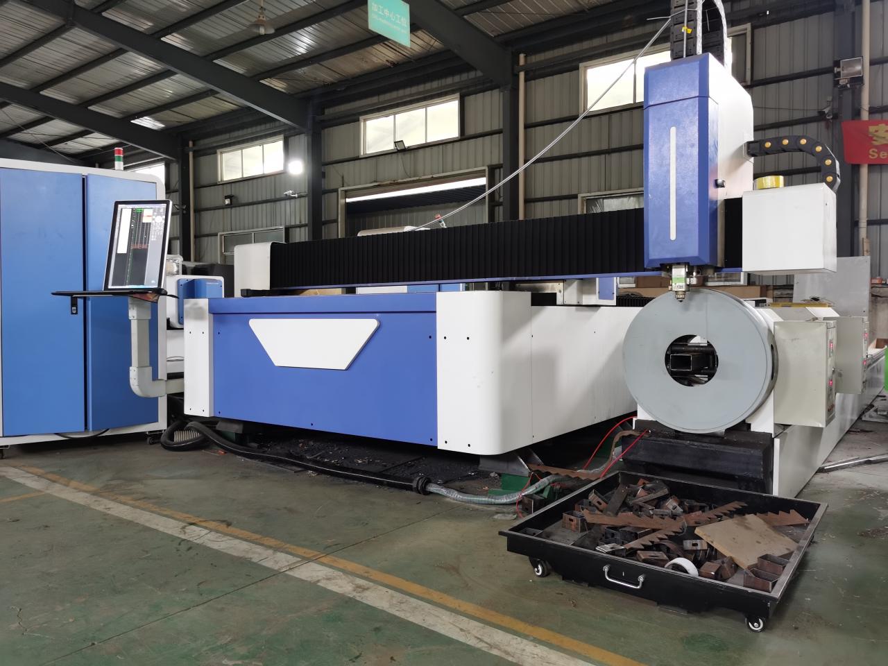 8mm 10mm Carbon Steel Laser Cutter 1530 4020 Cnc Fiber Laser Cutting Machine 8mm 10mm Pemotong Laser Baja Karbon 1530 4020 Mesin Pemotong Laser Serat Cnc