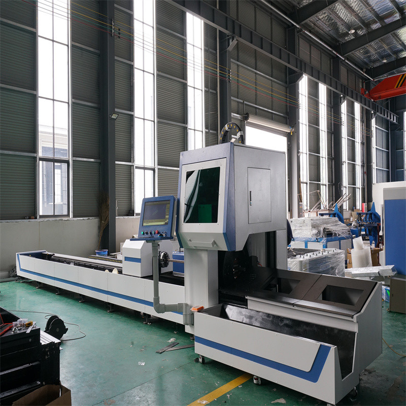 Peralatan Laser Industri Mesin Pemotong Laser Serat 1000w Cnc Untuk Lembaran Logam Baja