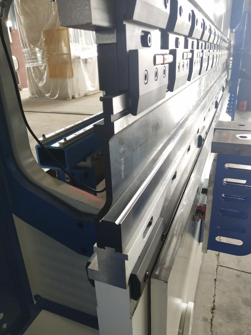 China Metal Hydraulic Press Brake Machine With Reasonable Price Mesin Rem Tekan Hidrolik Logam Cina Dengan Harga Yang Wajar