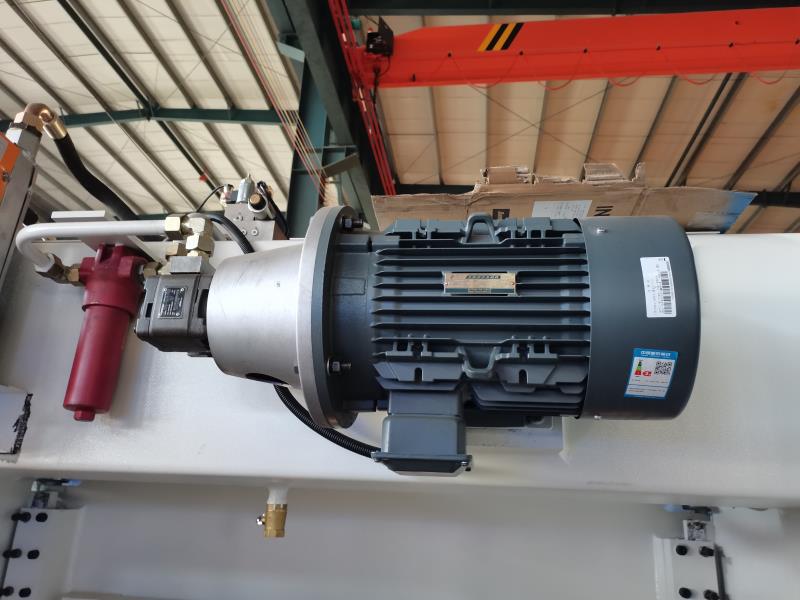 China Metal Hydraulic Press Brake Machine With Reasonable Price Mesin Rem Tekan Hidrolik Logam Cina Dengan Harga Yang Wajar