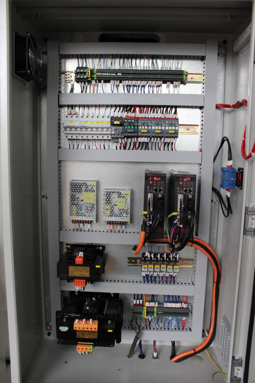 Mesin Rem Tekan Logam Cnc