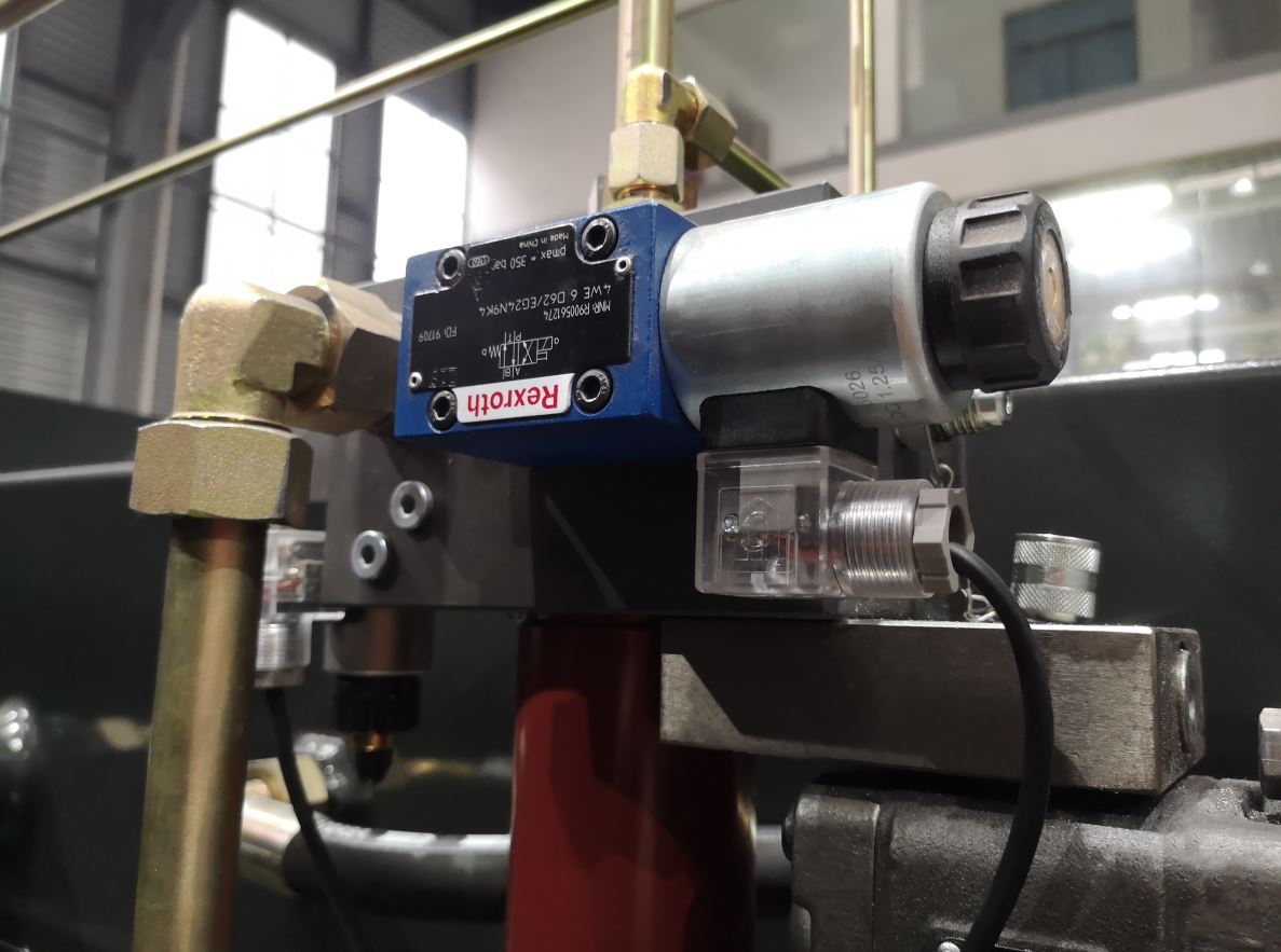 Delem Da66t 125 3+1 4+1 6+1 8+1 Cnc Hydraulic Press Brake For Metal Plate Bending Delem Da66t 125 3+1 4+1 6+1 8+1 Cnc Hidrolik Press Brake Untuk Pelat Logam Bending