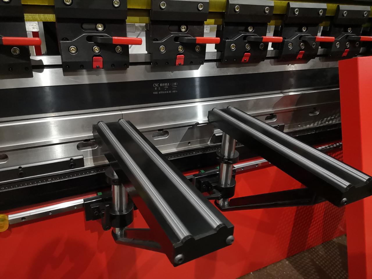 Delem Da66t 125 3+1 4+1 6+1 8+1 Cnc Hydraulic Press Brake For Metal Plate Bending Delem Da66t 125 3+1 4+1 6+1 8+1 Cnc Hidrolik Press Brake Untuk Pelat Logam Bending