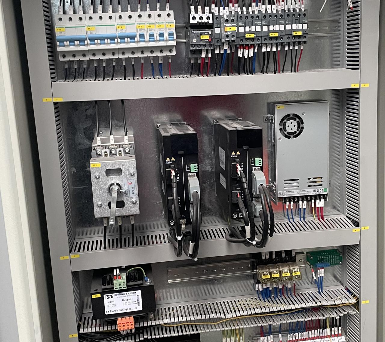 High Quality 3m Press Brake Machine Hydraulic 100 Ton For Sheet Metal Bending Kualitas Tinggi 3m Tekan Mesin Rem Hidrolik 100 Ton Untuk Lembaran Logam Bending
