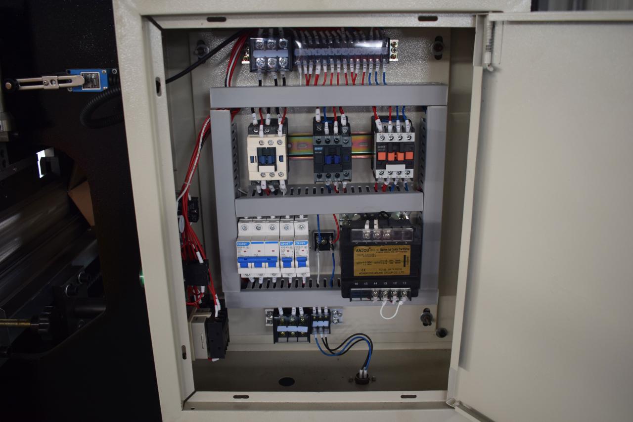 Hidrolik Lembaran Logam Bending Cnc Tekan Mesin Rem Wc67y