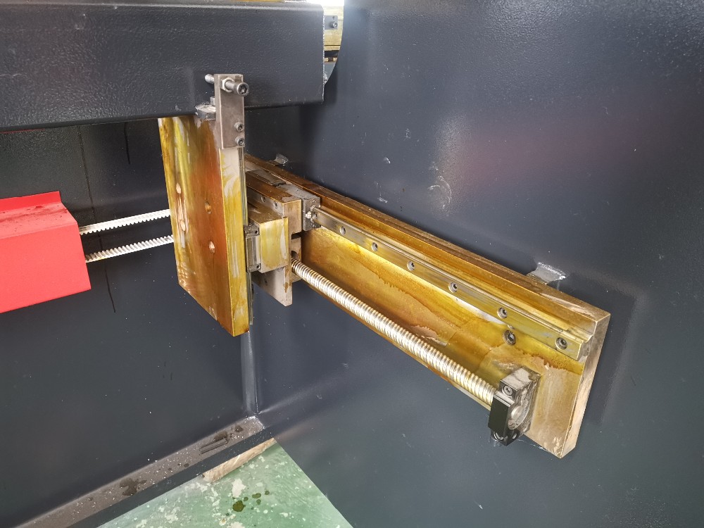 Hydraulic Stainless Steel Wc67y/k-300/6000 Mould Crowning Press Brake Hidrolik Stainless Steel Wc67y/k-300/6000 Cetakan Mahkota Tekan Rem