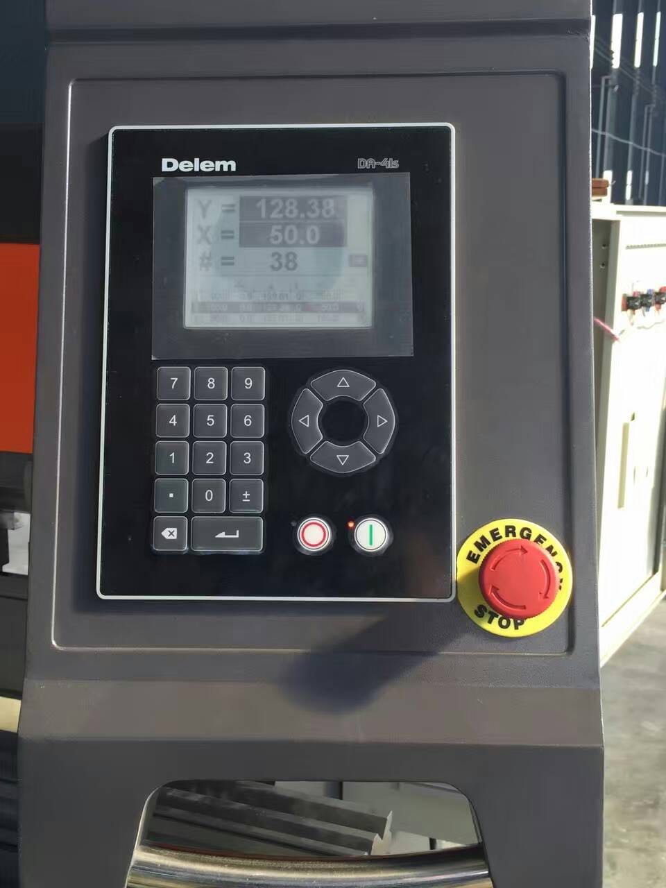 Hydraulic Stainless Steel Wc67y/k-300/6000 Mould Crowning Press Brake Hidrolik Stainless Steel Wc67y/k-300/6000 Cetakan Mahkota Tekan Rem