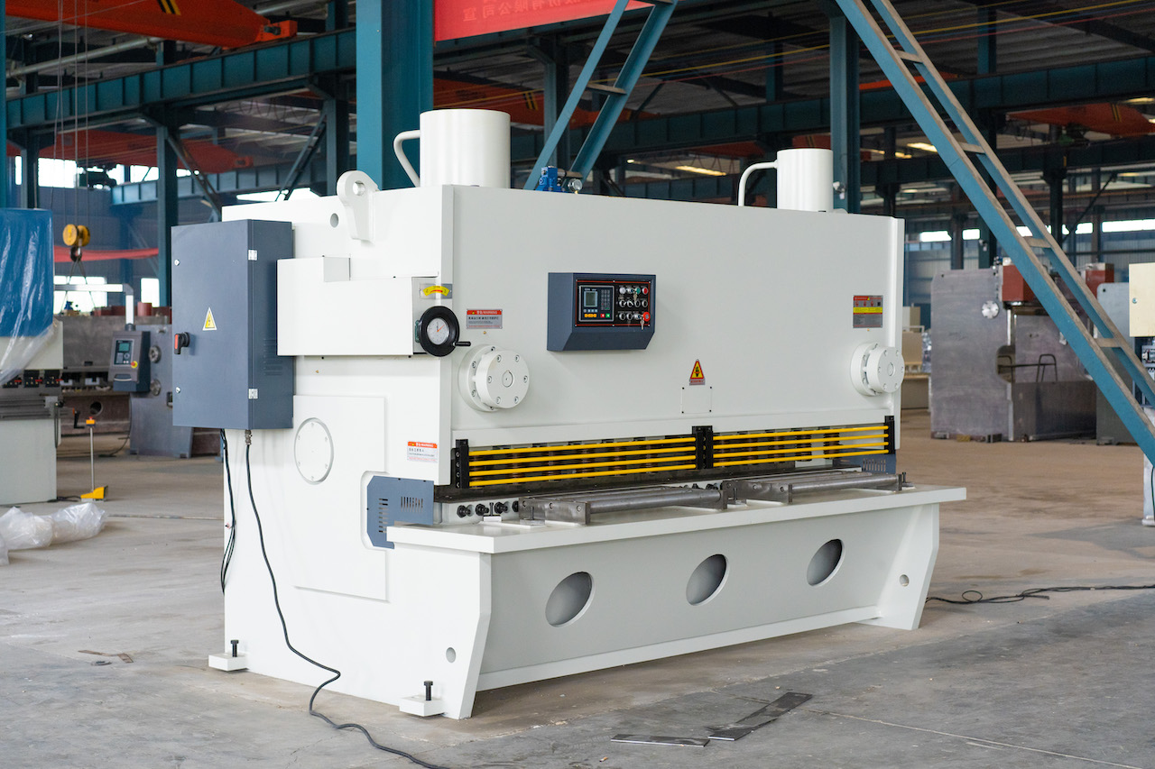 Qc11y 8x3200 Sheet Metal Shearing Machine Steel Plate Hydraulic Shearing Machine Qc11y 8x3200 Lembaran Logam Mesin Geser Plat Baja Mesin Geser Hidrolik