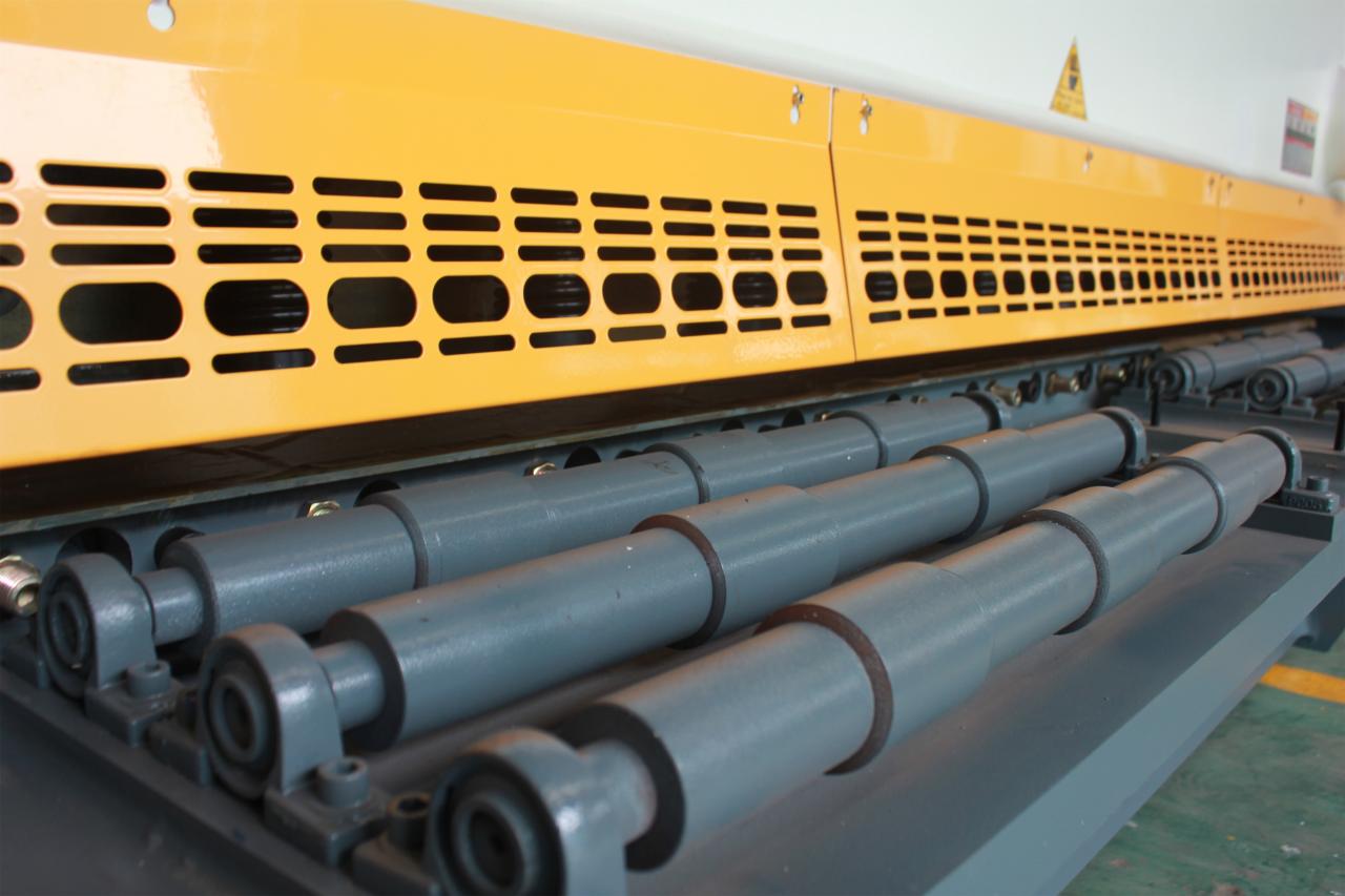 Qc11y Metal Plate Hydraulic Guillotine Shearing Machine For Sale Mesin Geser Hidrolik Guillotine Plat Logam Qc11y Untuk Dijual