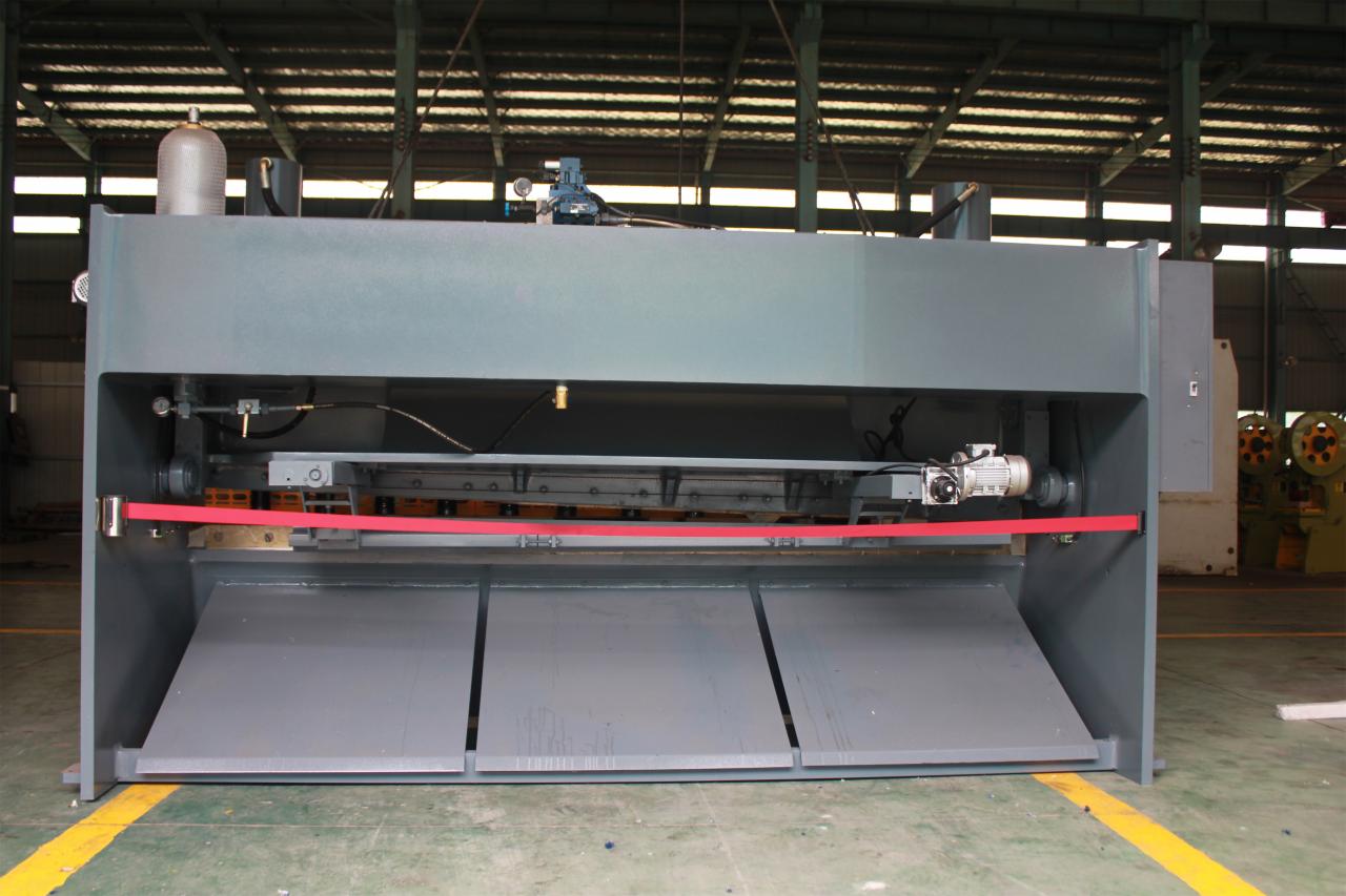 Qc11y Metal Plate Hydraulic Guillotine Shearing Machine For Sale Mesin Geser Hidrolik Guillotine Plat Logam Qc11y Untuk Dijual
