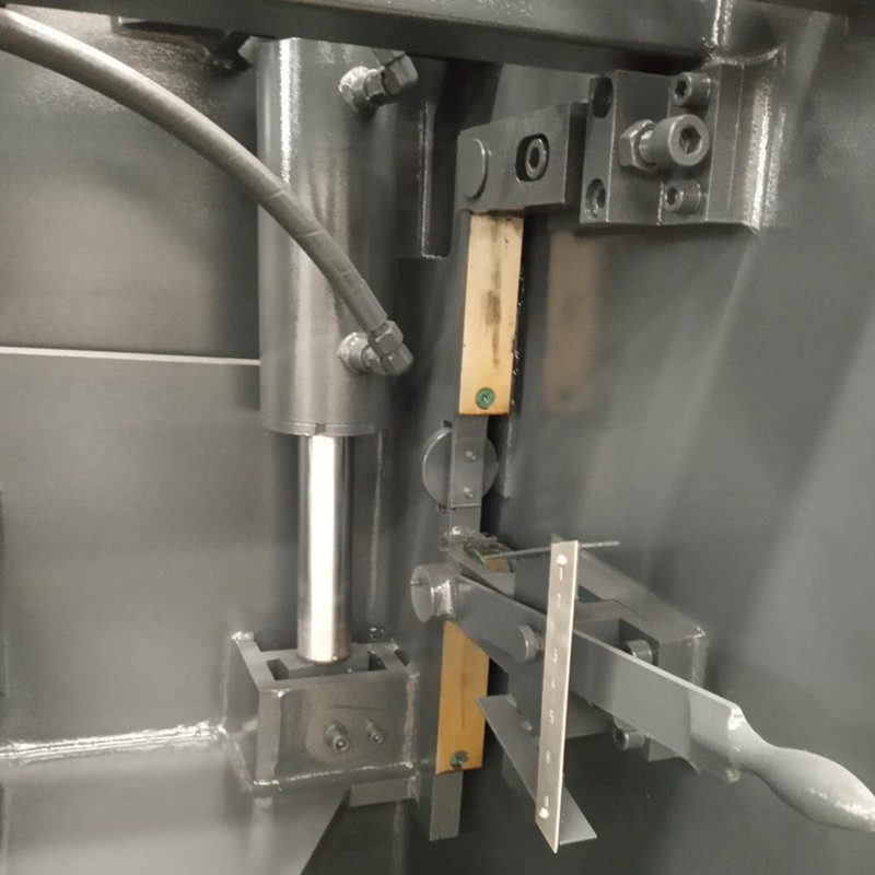 Qc12k-4x2500 Cnc Hydraulic Customized Shearing Machine Cutting Machine Qc12k-4x2500 Cnc Mesin Pemotong Mesin Geser Hidrolik Disesuaikan