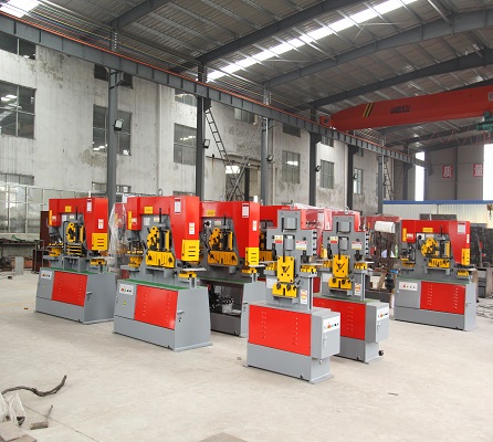 Steel Plate Angle Cutting Punching Notching Machine Hydraulic Ironworker For Sale Steel Plate Angle Cutting Punching Notching Machine Pekerja Besi Hidrolik Dijual