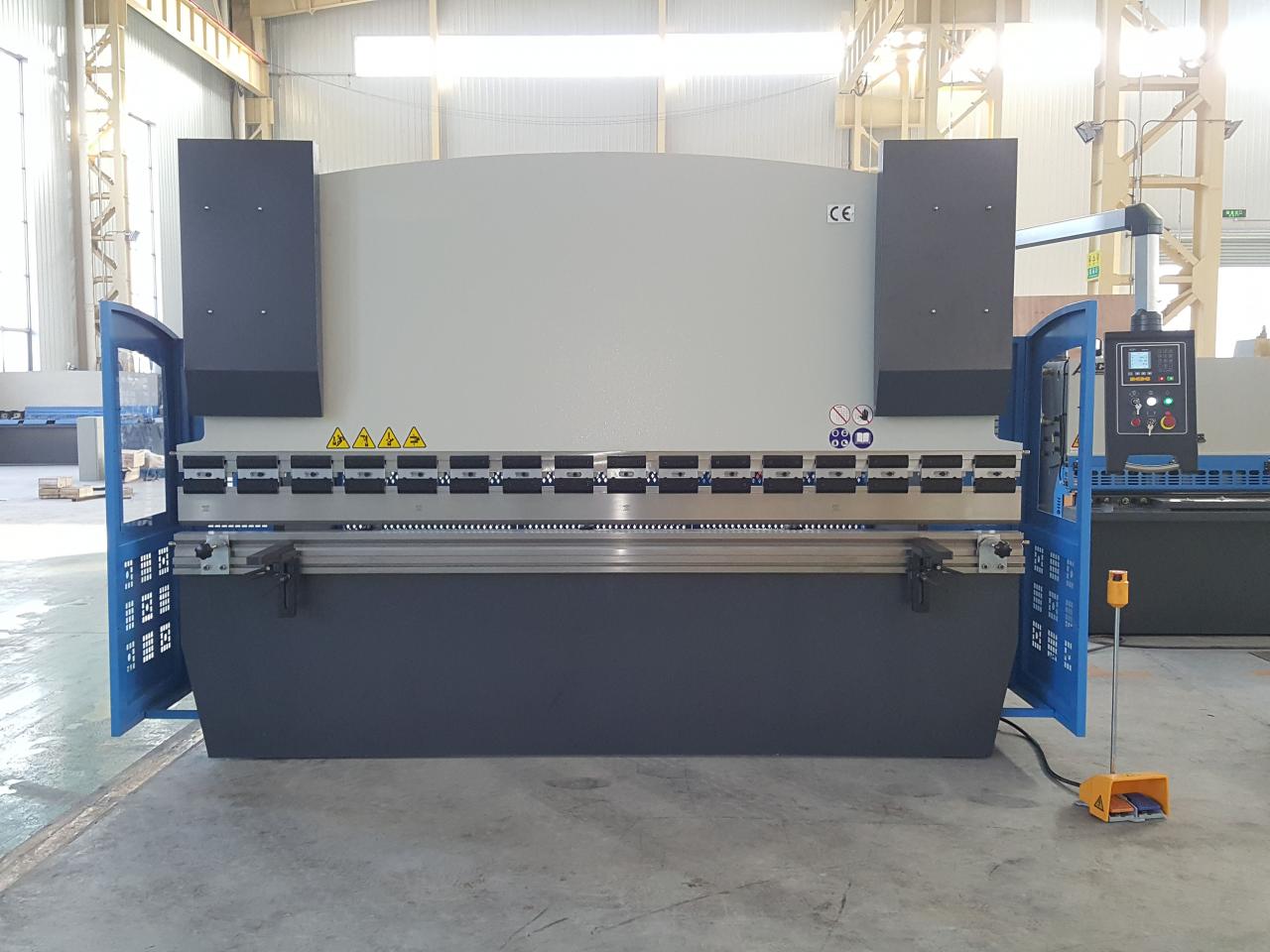 Wc67k 100 Ton 200 Ton Hidrolik Cnc Press Brake Machine Untuk Plat Besi Baja Logam