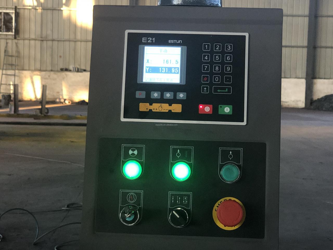 Wc67k Cnc Aluminum Iron Plate Hydraulic Press Brake Cnc Metal Sheet Bending Machine Wc67k Cnc Aluminium Plat Besi Hidrolik Press Brake Cnc Metal Sheet Bending Machine