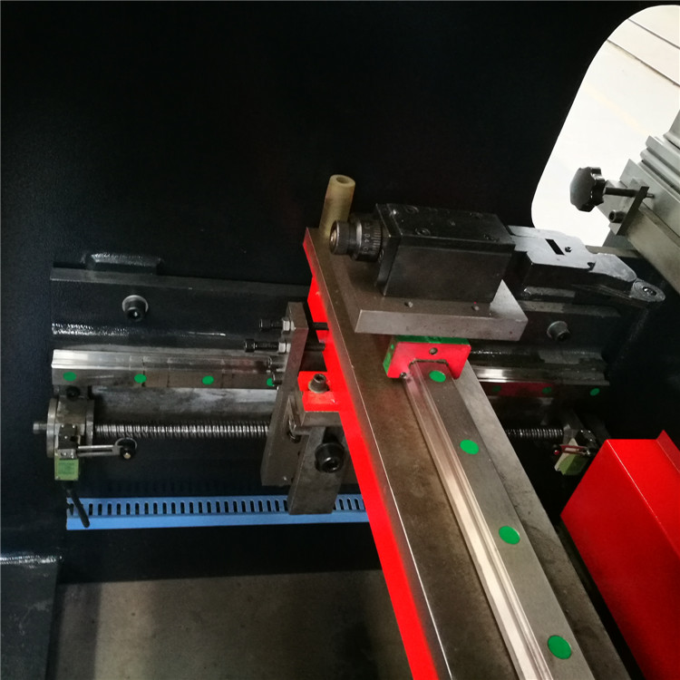 Wc67y-160 4000 Hydraulic Press Brake Cnc Metal Bending Machine For 4000mm Width Steel Wc67y-160 4000 Hidrolik Press Brake Cnc Metal Bending Machine Untuk Baja Lebar 4000mm