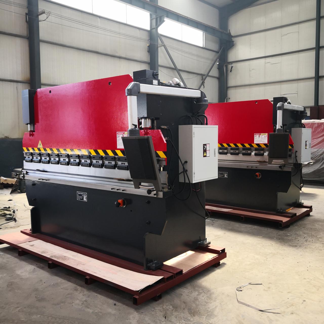 Wc67y-160 4000 Hydraulic Press Brake Cnc Metal Bending Machine For 4000mm Width Steel Wc67y-160 4000 Hidrolik Press Brake Cnc Metal Bending Machine Untuk Baja Lebar 4000mm